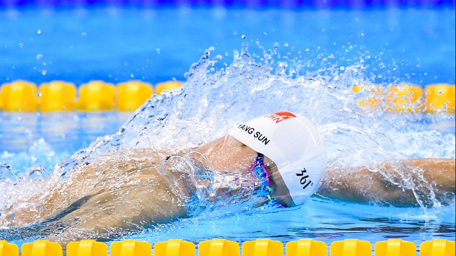 中超联赛推动球员赛后互动空间增强粉丝黏性,新赛季中超球迷能进场吗